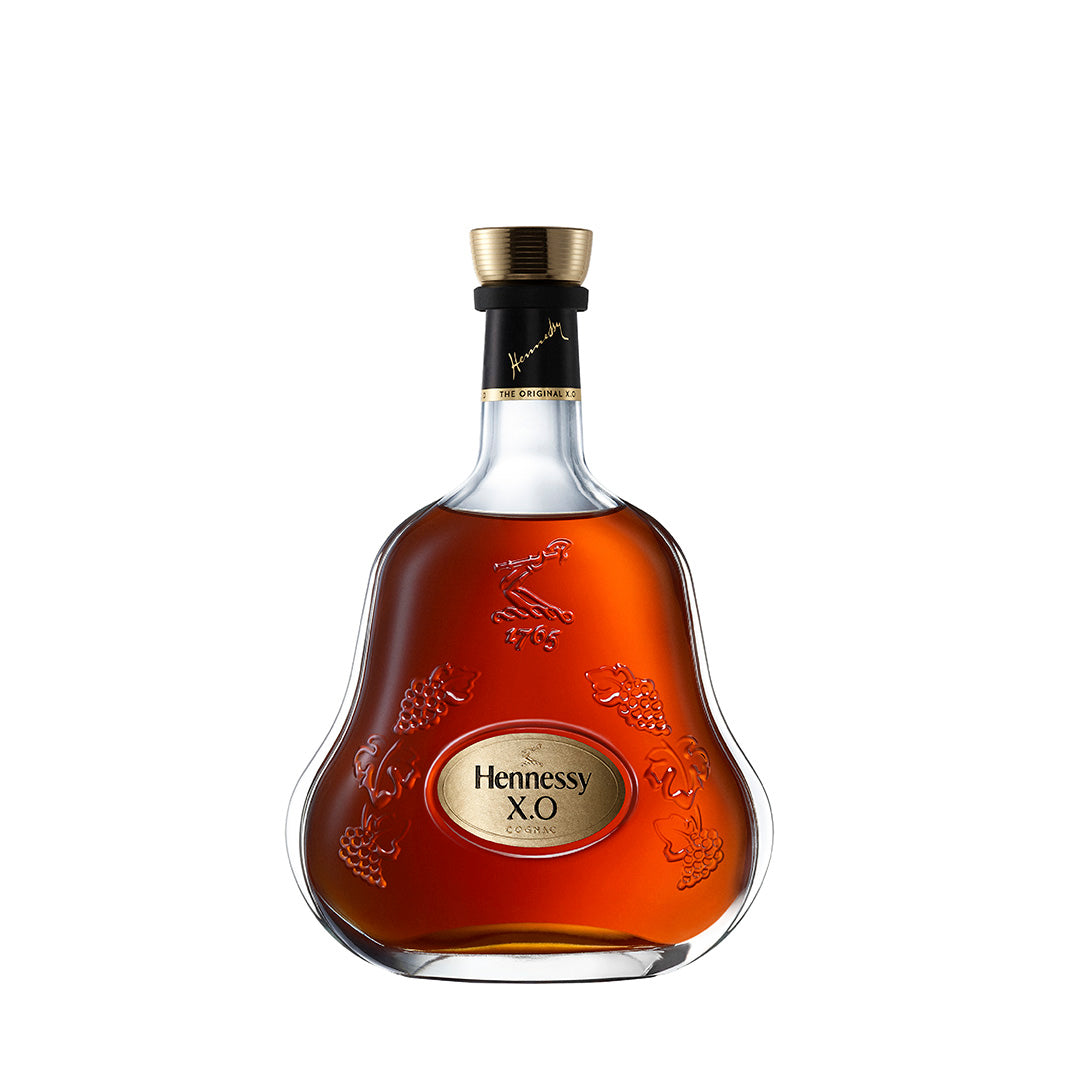 Cognac Hennessy XO 700 ML, una experiencia intensa y refinada en cada sorbo.