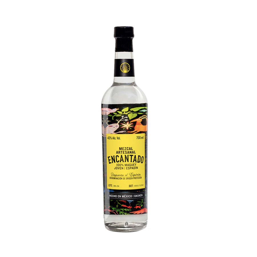 Botella de Encantado Mezcal 700 ML, mezcal artesanal premium con sabor ahumado y elegante.