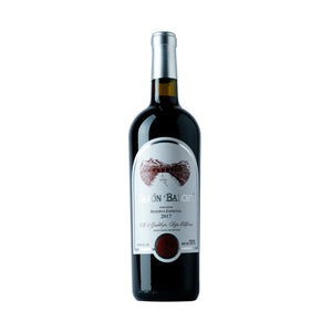 vino mexicano elegante con crianza en barrica