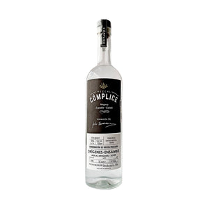 Mezcal artesanal de agaves silvestres