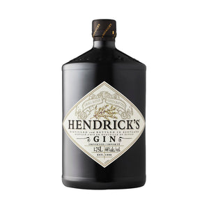 Ginebra Hendrick’s 1750 ml 41.4% – Ginebra escocesa premium con pepino y pétalos de rosa.