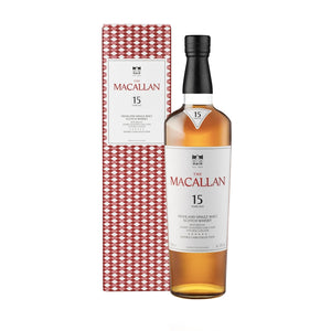 "Botella de Whisky Macallan 15 Double Cask 700 ml, un whisky escocés de malta premium con notas de frutas secas, miel y especias."
