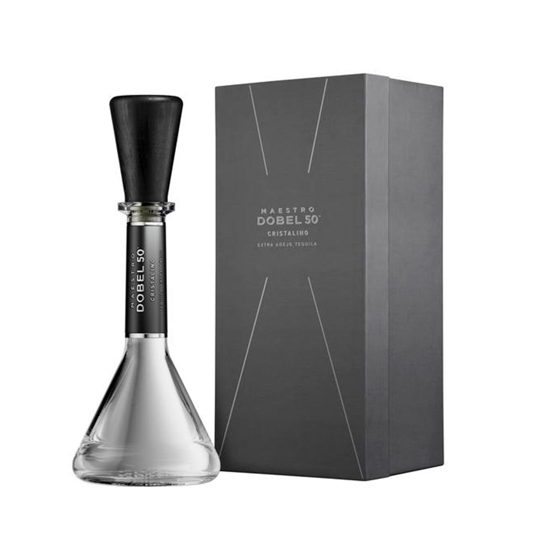 "Botella de Tequila Maestro Dobel 50 Cristalino 700 ml, disponible en Cva Sautto"
