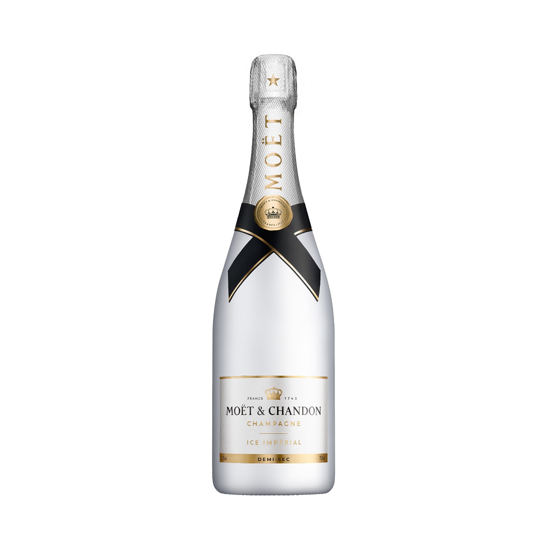 "Botella de Champagne Moët & Chandon Ice Impérial 750 ml con su icónica etiqueta blanca y dorada, diseñada para disfrutarse con hielo."