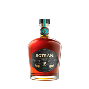 Botella de Ron Botran 18 Años 750 ml – Ron guatemalteco añejado en solera, con notas de vainilla, especias y caramelo.