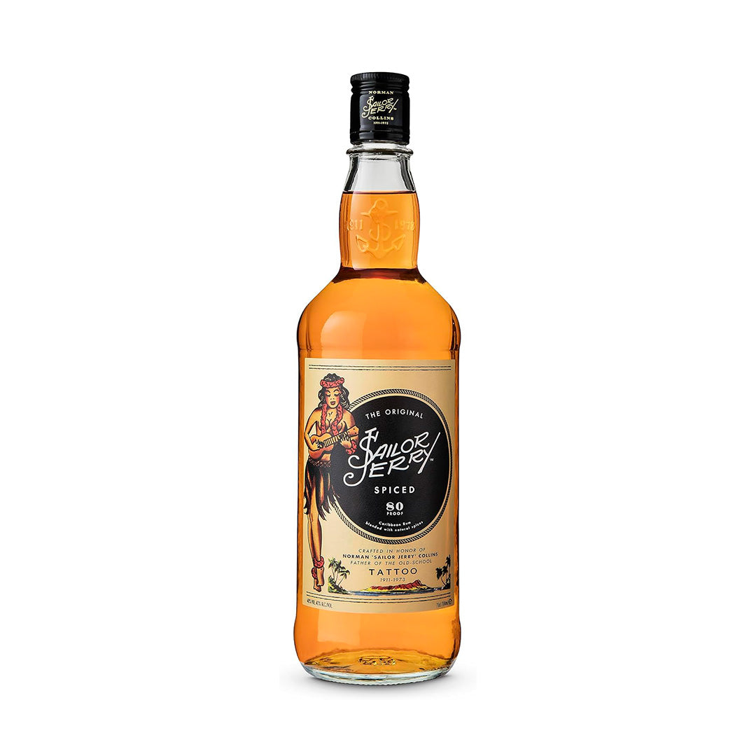 Botella de Ron Sailor Jerry 700 ml – Ron especiado con notas de vainilla y canela, diseño inspirado en tatuajes clásicos.