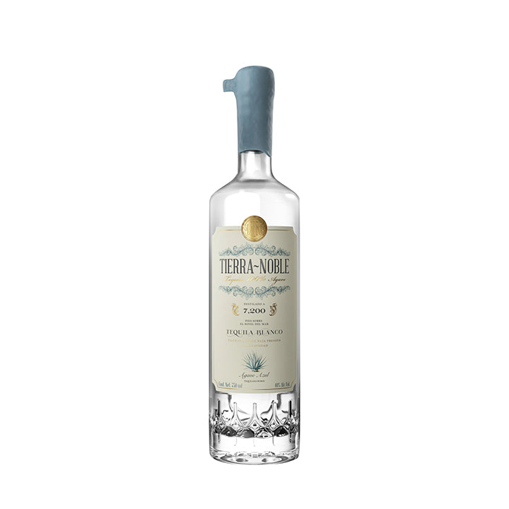 Tequila noble blanco, premium de venta en Cava Sautto.