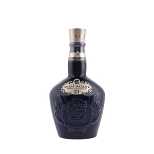 "Botella de Whisky Royal Salute 21YO 700 ml con presentación en cerámica azul."