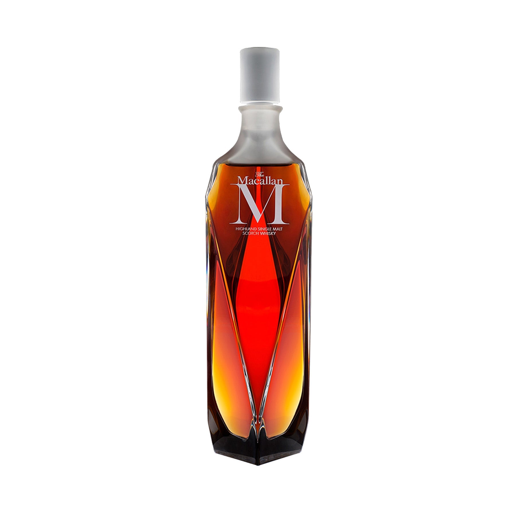 "Botella de Whisky Macallan M Decanter 700 ML en su exclusivo decanter de cristal, un whisky de lujo con notas complejas y elegantes, disponible en Cava Sautto."