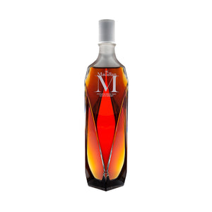 "Botella de Whisky Macallan M Decanter 700 ML en su exclusivo decanter de cristal, un whisky de lujo con notas complejas y elegantes, disponible en Cava Sautto."