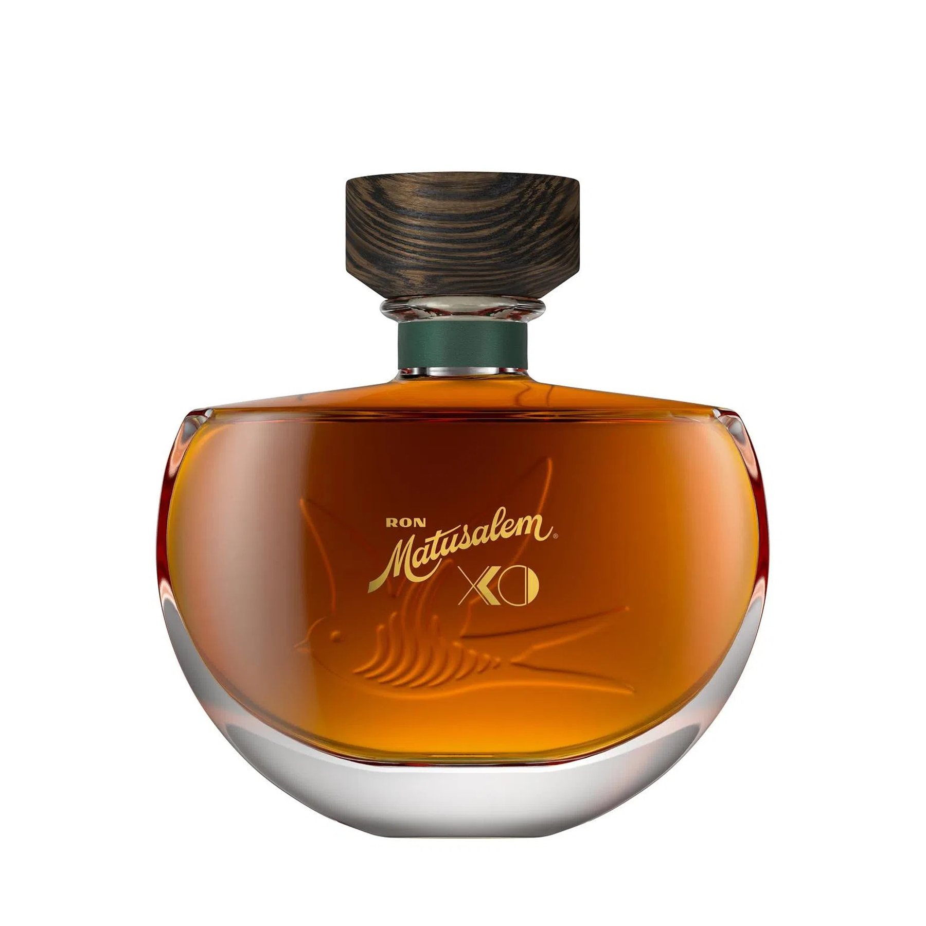 "Botella de Ron Matusalem XO 750 ml con su diseño elegante y sofisticado."