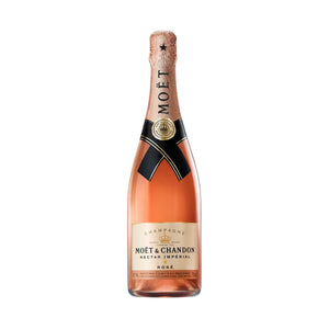 Botella de Champagne Moët Nectar Imperial Rosé 750 ML con detalles elegantes y fondo sofisticado.