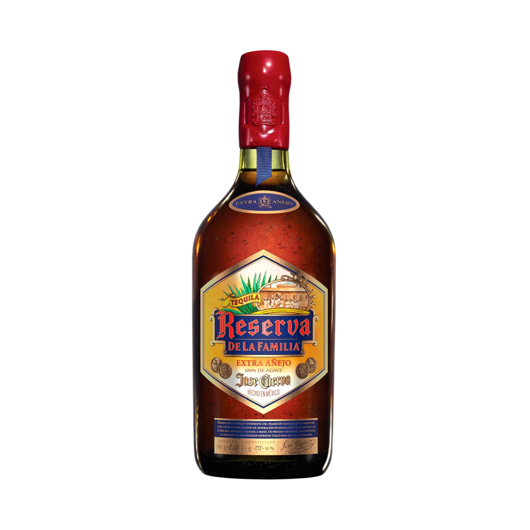 "Botella de Tequila Reserva de la Familia Extra Añejo 750 ml, destacando su diseño exclusivo y elegante."V