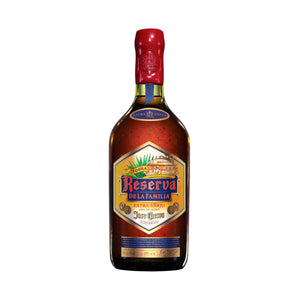 "Botella de Tequila Reserva de la Familia Extra Añejo 750 ml, destacando su diseño exclusivo y elegante."V