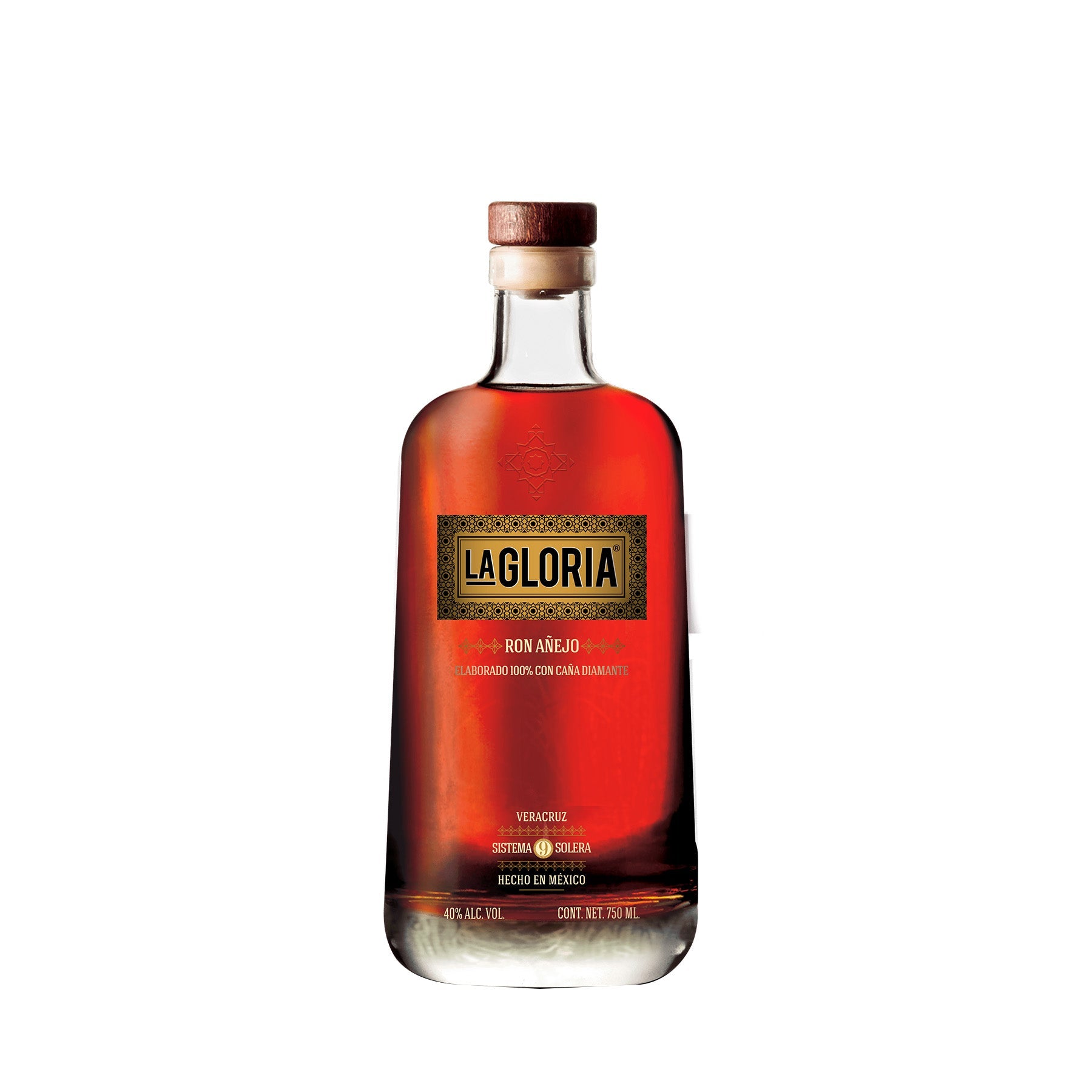 Botella de Ron La Gloria Añejo 750 ml – Ron mexicano añejado en barricas de roble con notas de vainilla, caramelo y especias.