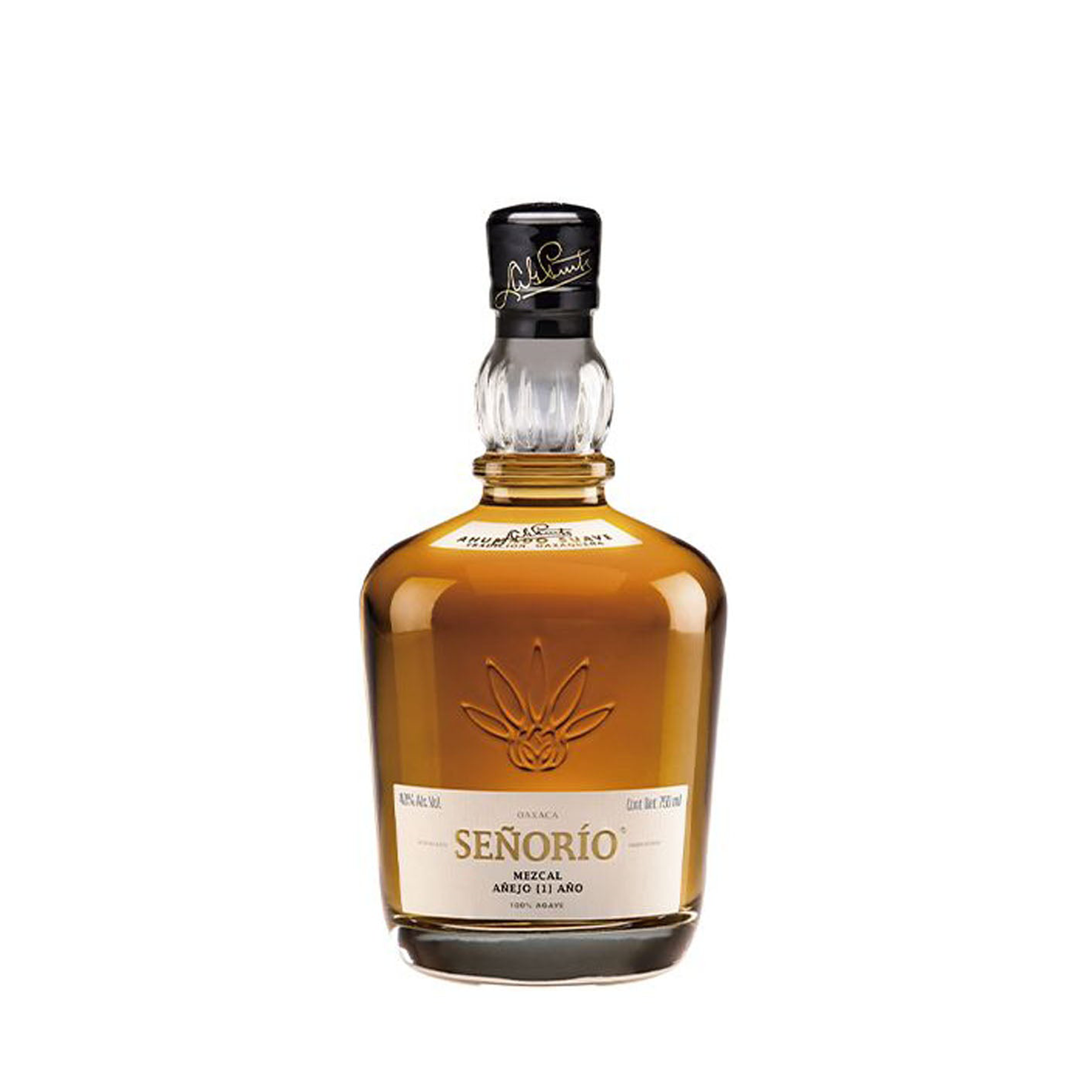 mezcal artesanal añejado en barricas de roble