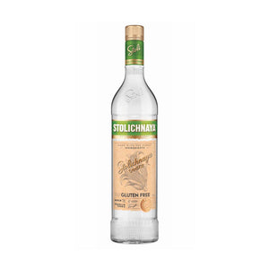 etiqueta blanca con detalles verdes.