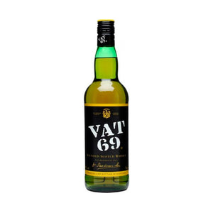 Botella de Whisky VAT 69 750 ml, un clásico escocés de sabor suave y equilibrado.